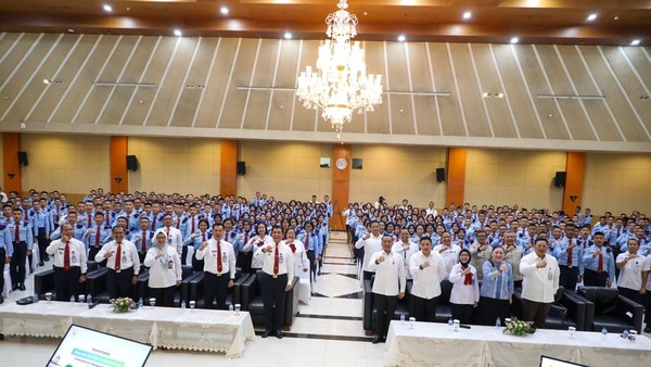 Mensesneg Ajak Siswa SMA Taruna Nusantara Cinta Tanah Air