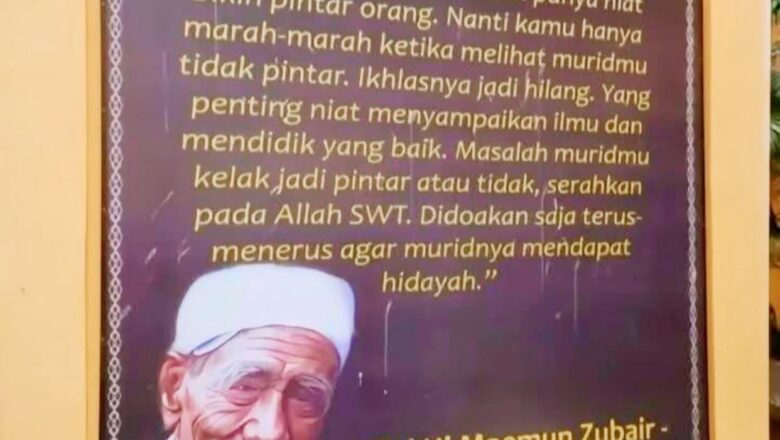 Belajar Ikhlas dari Mbah Moen: Guru Tak Perlu Niat Membuat Murid Pintar, Cukup Menyampaikan Ilmu dengan Cinta