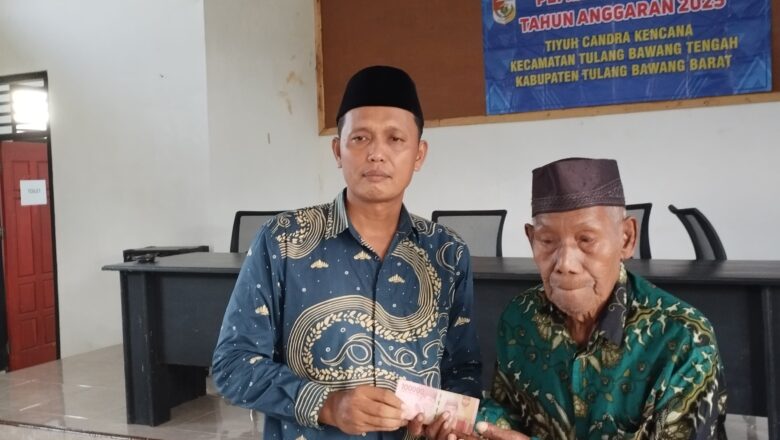 Pemerintah Tiyuh Candra Kencana Salurkan BLT DD 2025 kepada 15 KPM