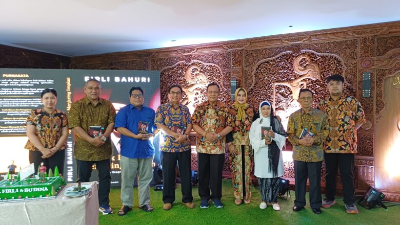 Firli Bahuri Luncurkan Biografi “Anak Dusun Menjaring Impian”